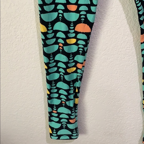 NWT Tall and Curvy LuLaRoe Leggings - Picture 3 of 4